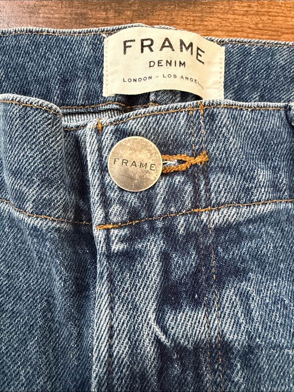 Frame High-Rise Straight Leg Jeans in Classic Blue - Picture 4 of 10